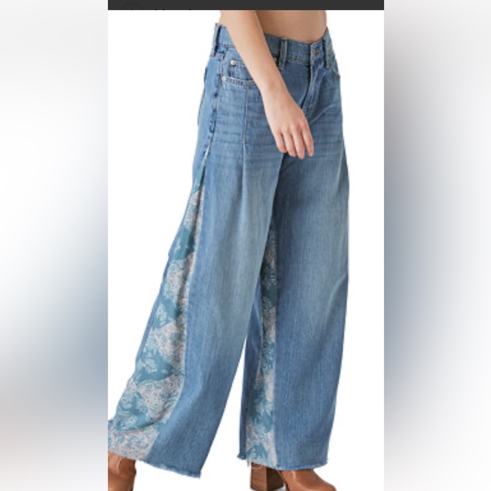 Lucky Brand Light Blue Denim Jeans